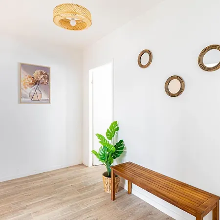 Guest house Guestready - A Touch Of Elegance In Romainville